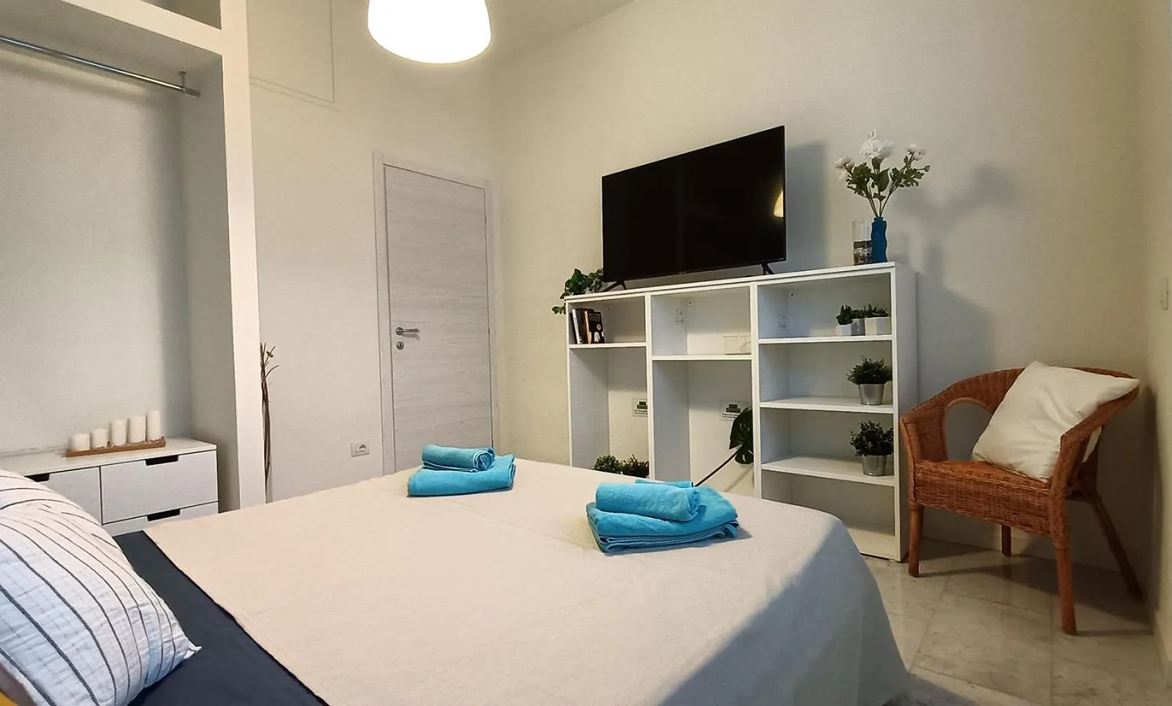 Sahi - Via Dei Ciclamini Mm1 Primaticcio, Stadio San Siro, Ospedale San Carlo Milano Italien